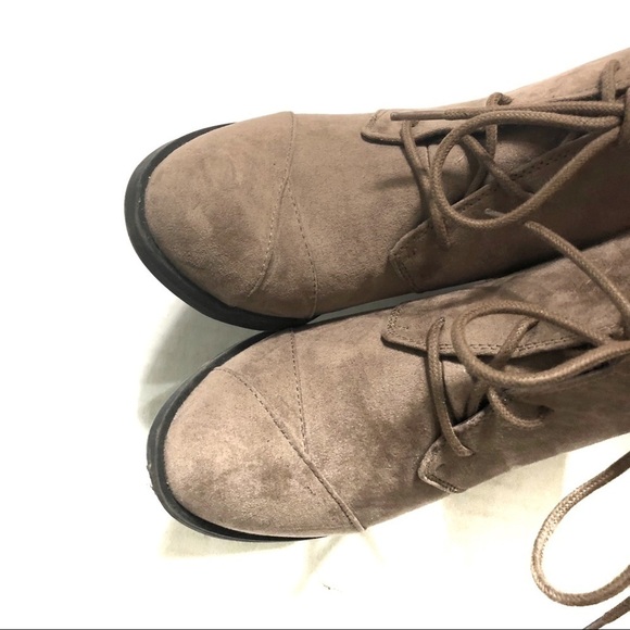Toetos Taupe Chicago Chunky Boots Sz 7 Tan - Picture 4 of 8